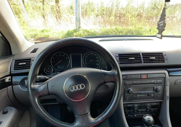 Audi A4 cena 10700 przebieg: 306000, rok produkcji 2001 z Jaworzno małe 106